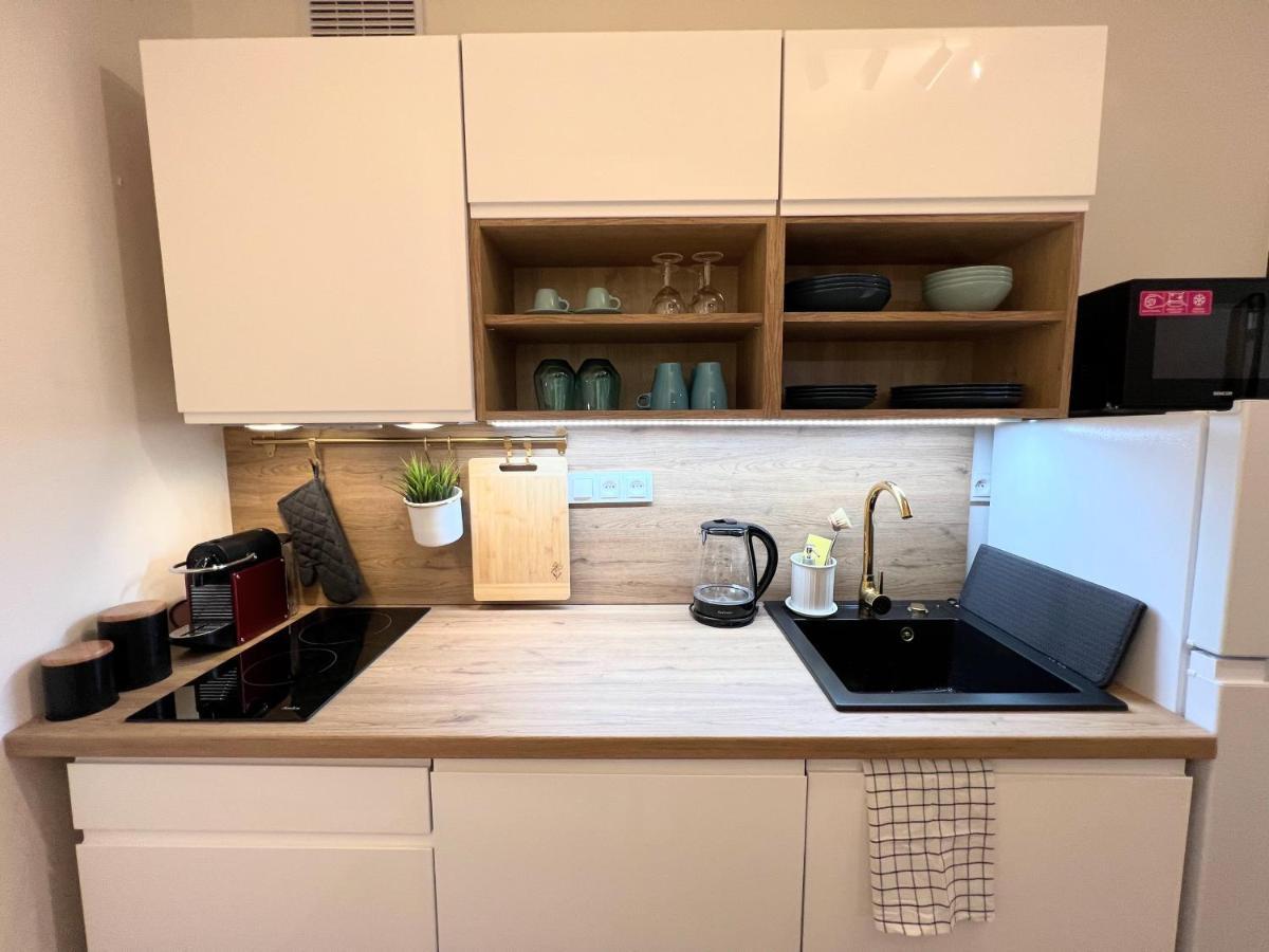 Apartment Quiet & Cozy Apartment/ Balcony / Popular Location Prag